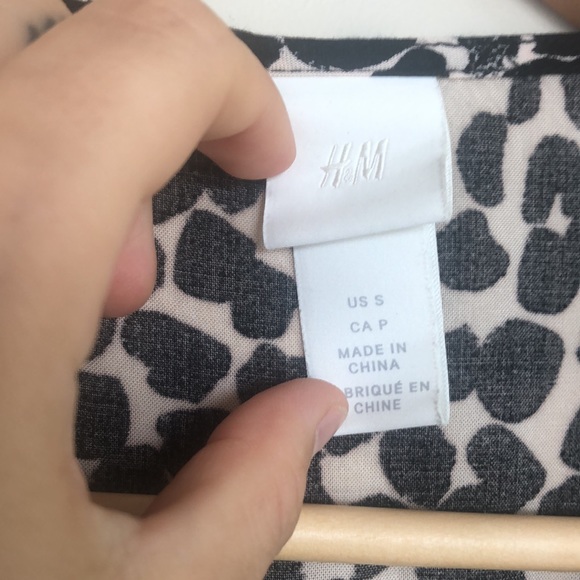 NWOT - H&M button up dress with cap sleeves - Picture 2 of 4